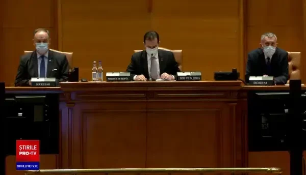 Circ în Parlament. Premierul Cîțu: ”M-au invitat să vadă cât rezist la înjurăturile lor”