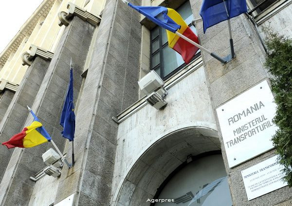 Ceferiştii protestează în faţa Ministerului Transporturilor. Ce se află pe lista de revendicări