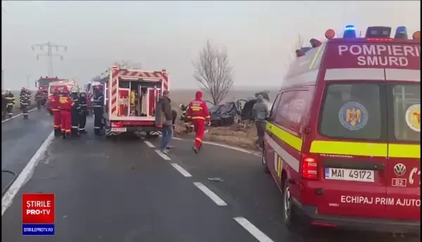 Un microbuz şi două autoturisme, implicate într-un accident, în Dâmbovița