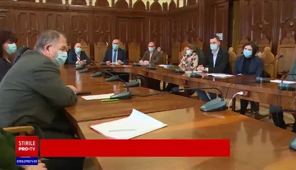 Mai mulți profesori au refuzat vaccinarea anti-COVID. "Aşteaptă să vadă reacţii"