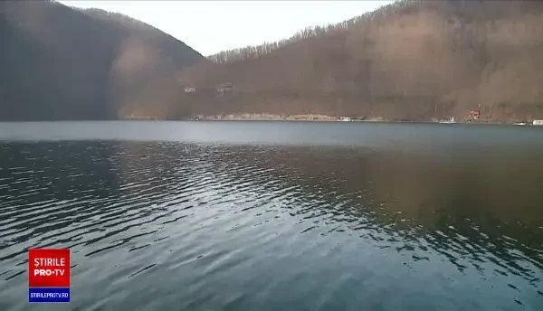 Medicamente expirate, descoperite pe lacul Tarnița din județul Cluj. A fost oprită captarea apei potabile