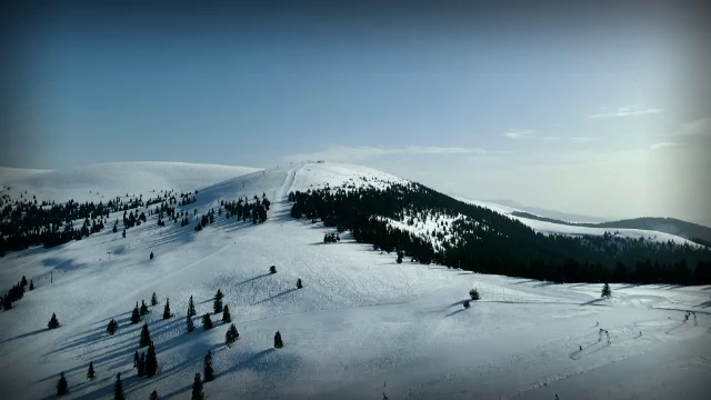 Românii au ales "Elveția Estului". Munții Șureanu, noua zonă de distracție în pandemie