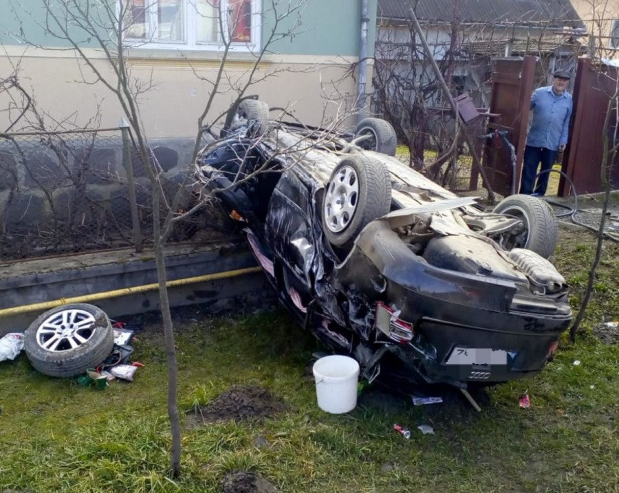 Un bebeluș de șase luni a murit într-un cumplit accident rutier