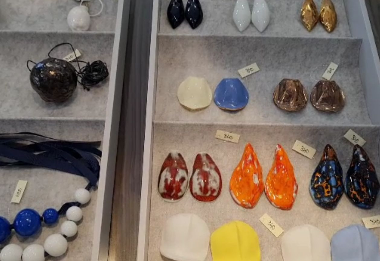 Cele mai căutate cadouri de 1 martie. Ce îşi aleg femeile de Mărţişor