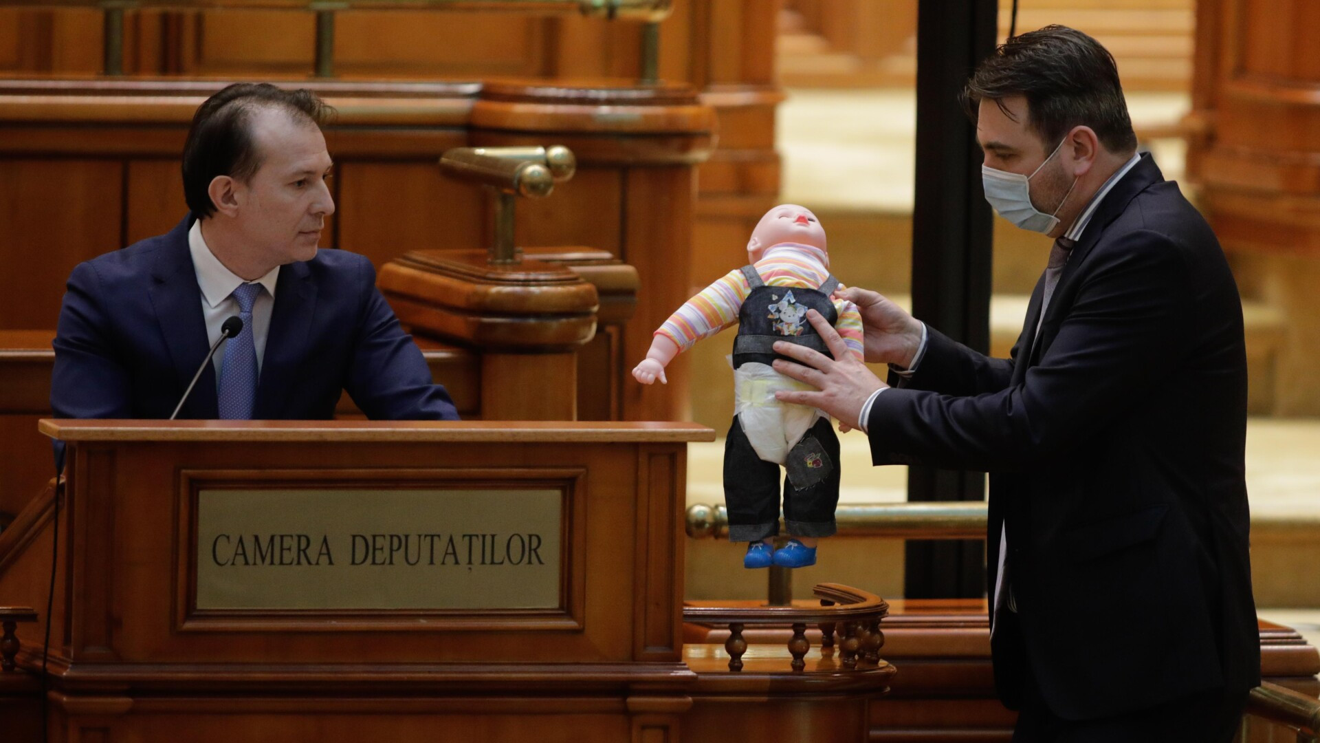 Florin Citu, Parlament, papusa