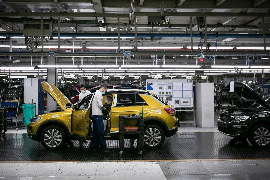 UE plănuieşte interzicerea tuturor motoarelor pe benzină, motorină sau GPL din 2025