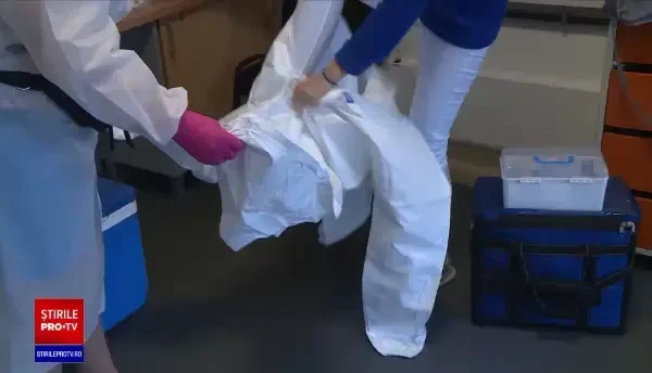 Cum sunt vaccinați acasă românii care nu se pot deplasa până la centrele speciale