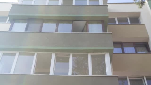 O femeie din Cluj-Napoca a căzut de la etajul 3. Polițiștii încearcă să afle ce s-a întâmplat