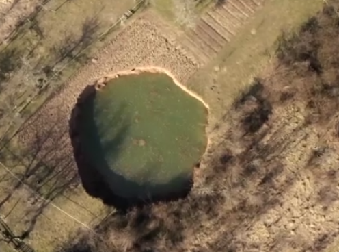 Un fenomen ciudat și periculos a lovit centrul Croației. Peste 100 de găuri au apărut în pământ după cutremure. VIDEO