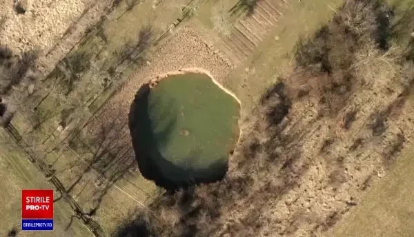 Un fenomen ciudat și periculos a lovit centrul Croației. Peste 100 de găuri au apărut în pământ după cutremure. VIDEO