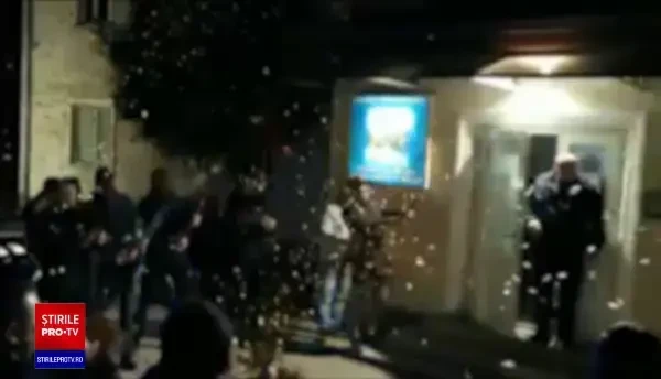 Pensionarea unui ofițer, sărbătorită de jandarmii brașoveni cu muzică și șampanie în fața unității