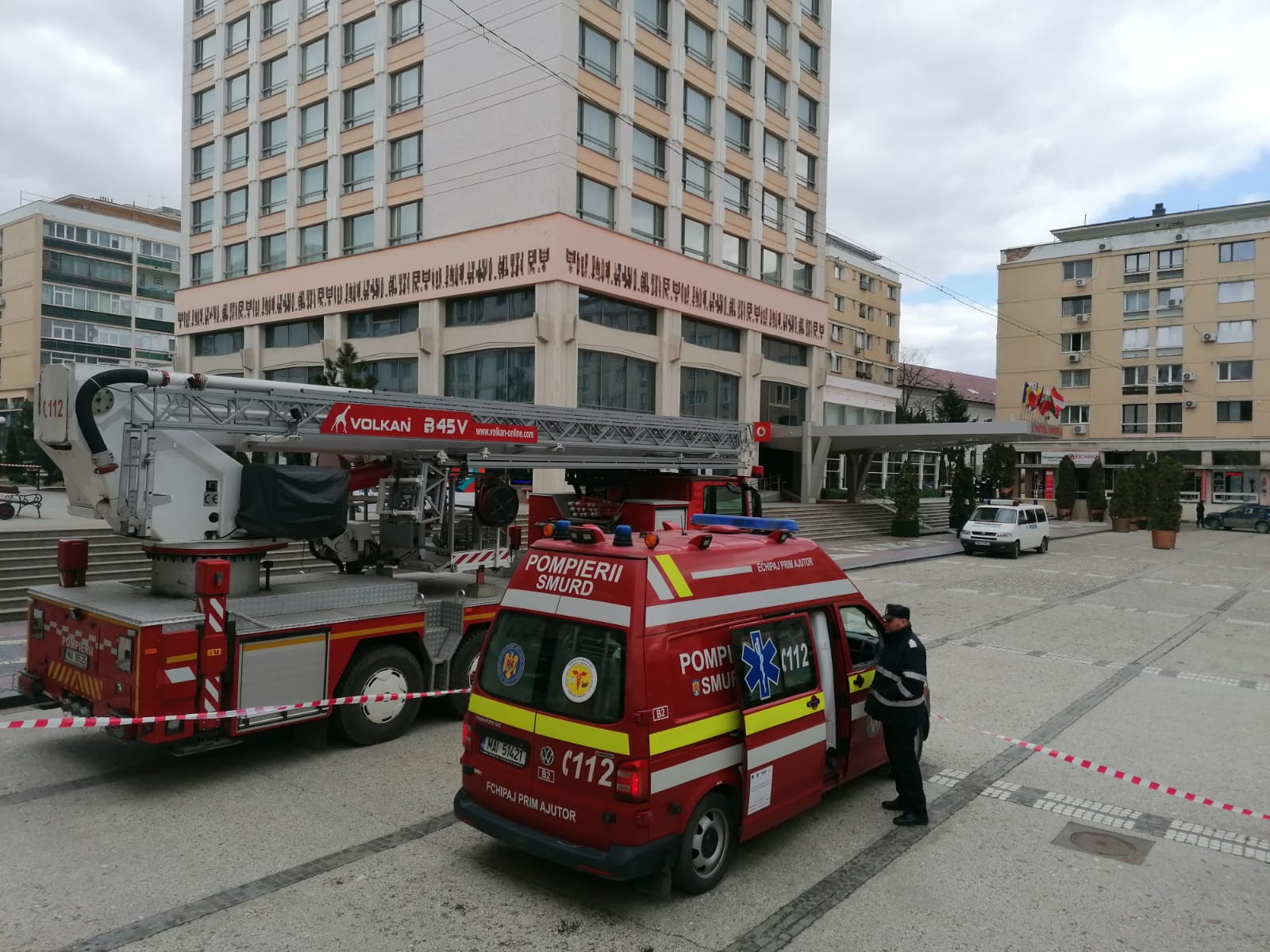 Alertă falsă cu bombă la un hotel din Iași. Este căutată persoana care a sunat la 112