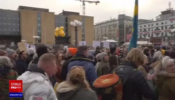 Proteste față de restricții în capitalele din Europa. Demonstraţia nu a fost autorizată la Stockholm