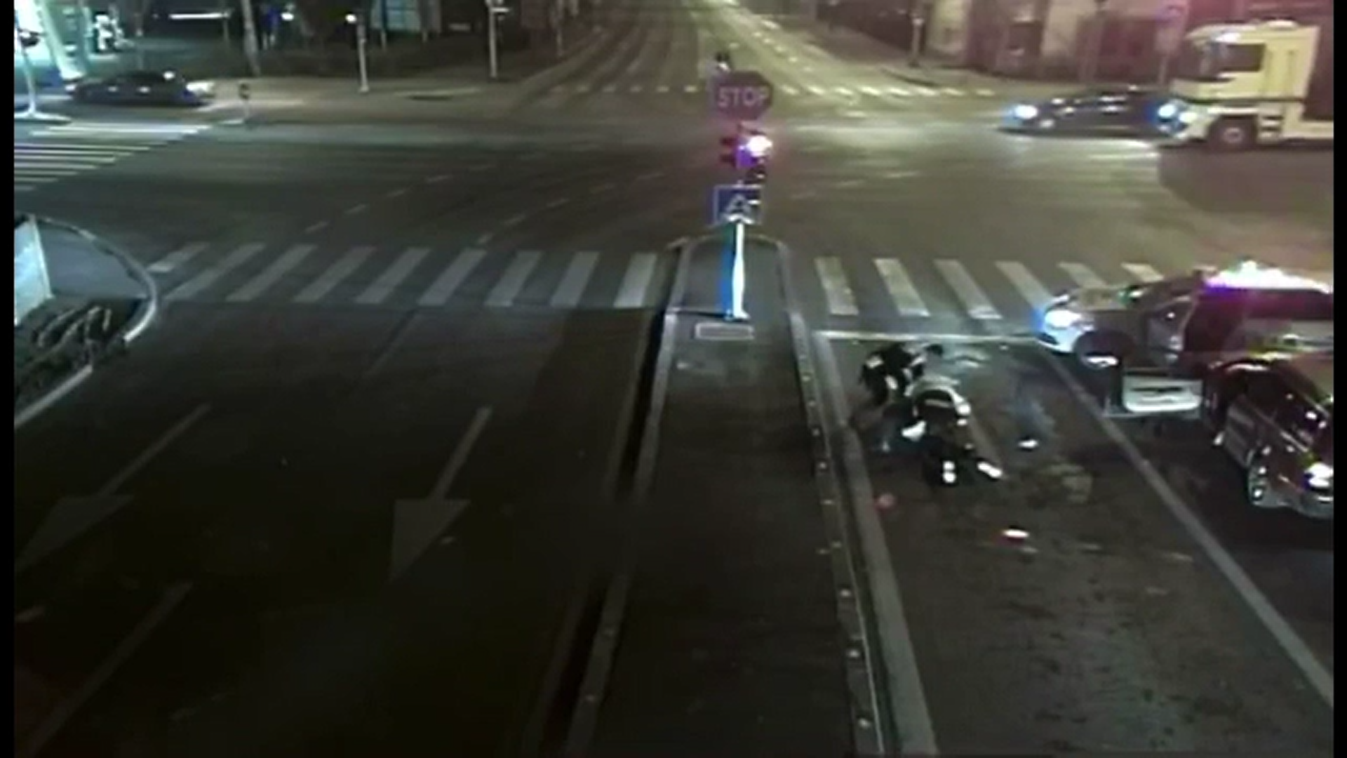 Un băiat de 17 ani, băut și fără permis, a furat o mașină și s-a luptat cu polițiștii din Timișoara