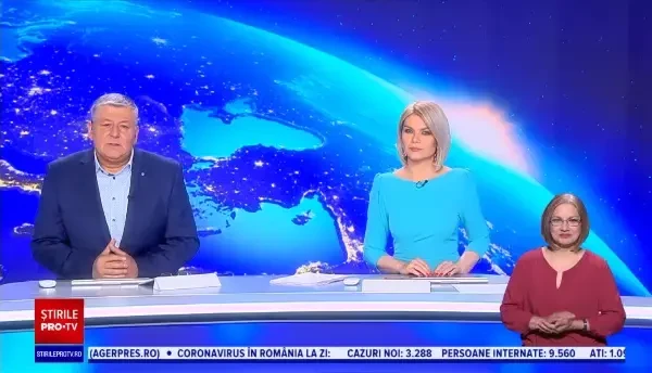 Mașină mistuită de flăcări în Bacău. De la ce a izbucnit incendiul