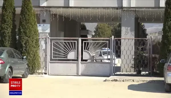 Un muncitor a vrut să taie o butelie de oxigen cu o flacără. Colegul său a fost spulberat