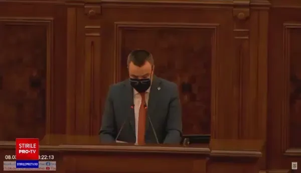 Undă verde ordonanței prin care Guvernul a eliminat tichetele de vacanță și călătoriile cu trenul pentru studenți