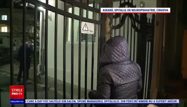 Incendiu la Spitalul de Psihiatrie Craiova. Trei cadre medicale au suferit fracturi după ce au sărit de la etaj