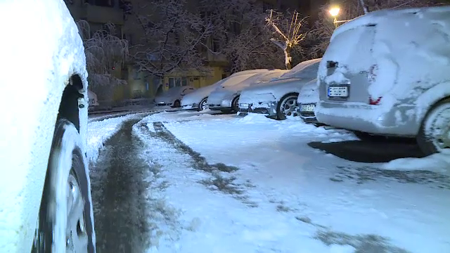 Iarna a revenit în forță în mare parte din țară. Strat gros de zăpadă în Capitală