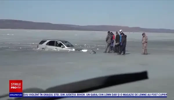 Tragedii în lanț în Siberia. Pescarii merg cu mașinile pe râuri înghețate, deși încep să se topească
