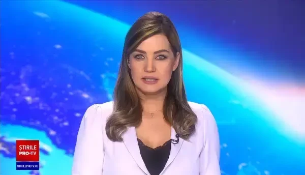 Incident halucinant în trafic. Un bărbat oprește o mașină și îl lovește pe șofer. VIDEO