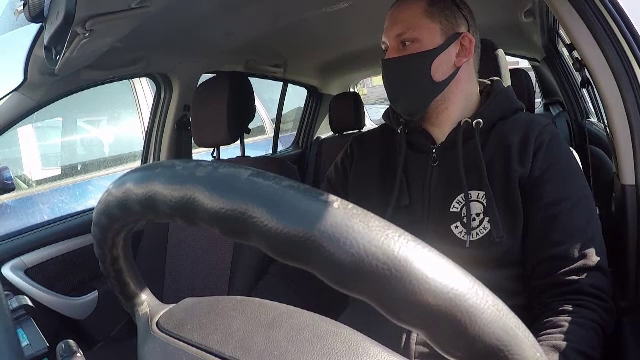 Taximetristul erou din Cluj, care a salvat o femeie căreia i se făcuse rău. A dus-o la spital în timp record