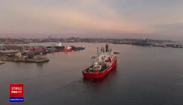 Momentul în care nava care a salvat marinarii ucraineni în Marea Neagră ajunge în port