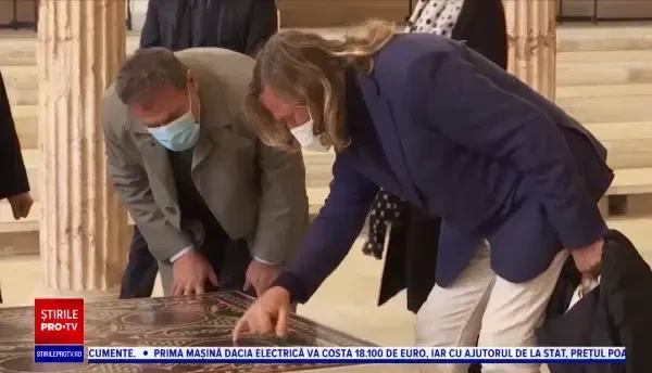 Povestea unui mozaic realizat pentru împăratul Caligula. A zăcut pe fundul apelor, apoi a devenit măsuță de cafea