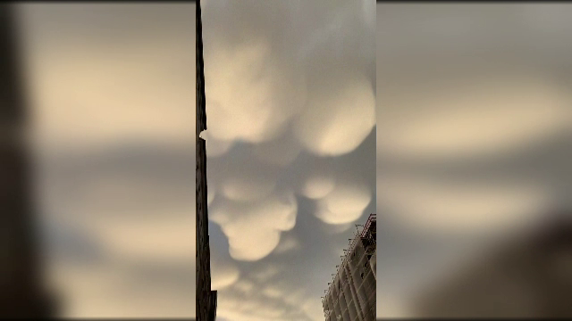 Nori misterioși apăruți pe cerul Berlinului. Cum se formează și ce denumire au