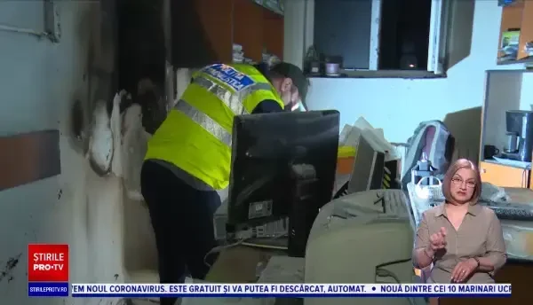 Incendiu la un liceu din Târgoviște. Flăcările au cuprins secretariatul unității de învățământ