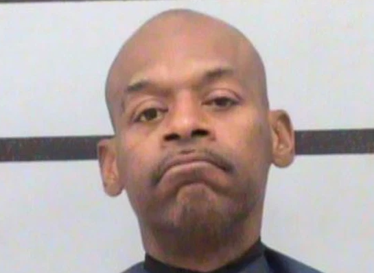 Un bărbat a folosit o mașină de la un dealer auto pentru a jefui o bancă. Și-a cumpărat un BMW cu banii furați