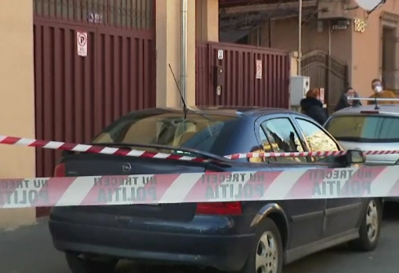 Împușcături în sectorul 1. O femeie a găsit geamurile de la casă și mașină sparte