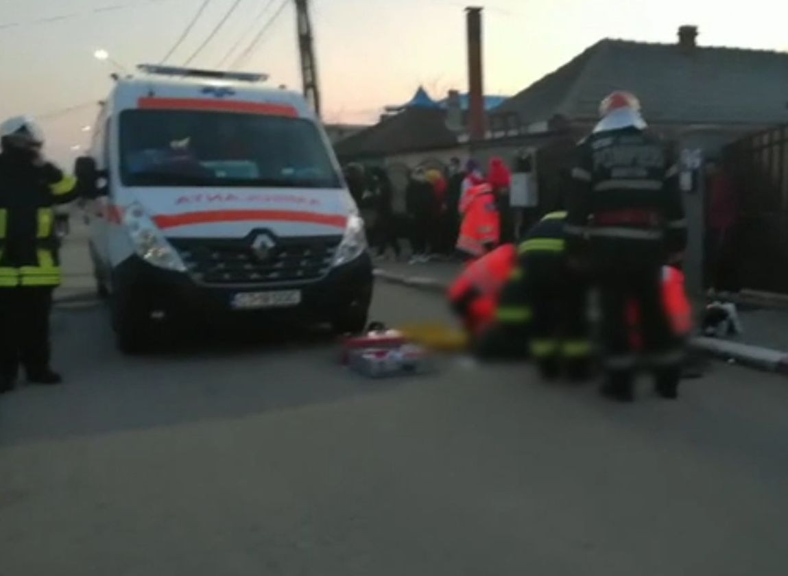 Un copil a murit zdrobit iar altul a fost grav rănit la Costinești, după ce s-au urcat pe ţevi