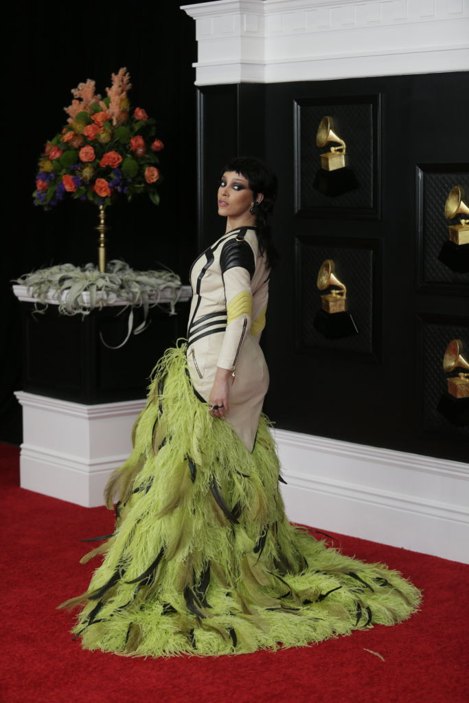 Premiile Grammy 2021. Cântăreaţa care s-a afişat cu un decolteu incredibil. GALERIE FOTO