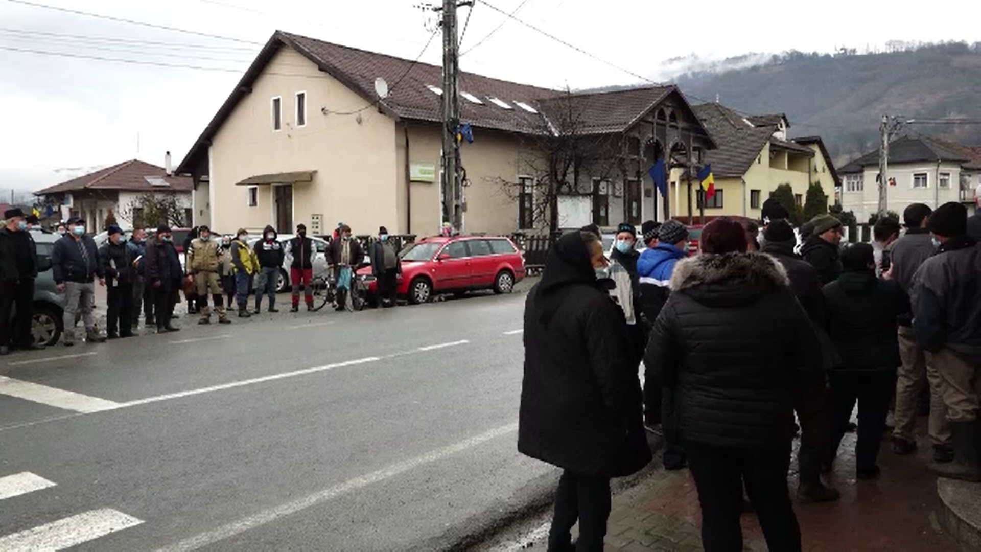 Protest într-o comună din Bistrița-Năsăud. Localnicii sunt nemulțumiți de costurile ridicate pentru apă