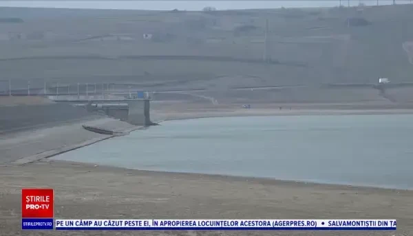 Un braconier din Vaslui a murit de frig după ce s-a ascuns timp de mai multe ore de paznici în apa rece ca gheața