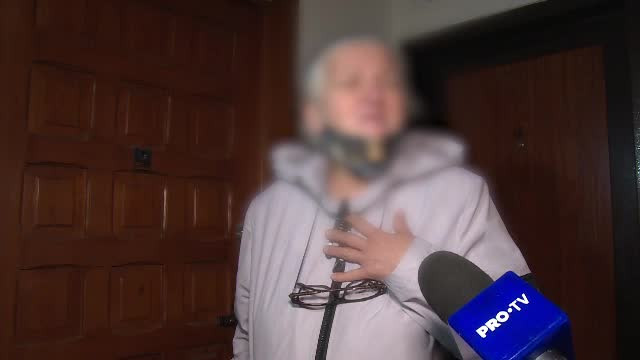 Reacția unei femei care ține 40 de pisici în apartament, când vecinii s-au plâns din cauza mirosului