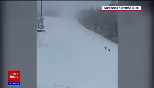 Ursul și-a făcut din nou apariția la Predeal. Un schior din telescaun a început să strige pentru a-i alerta pe toți