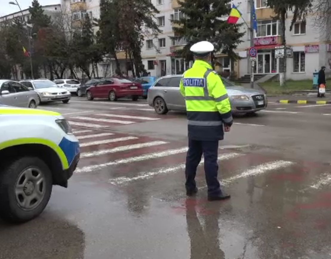 Protest în Botoșani, pentru un drum plin cu cratere. Oamenii au ajuns la capătul răbdării