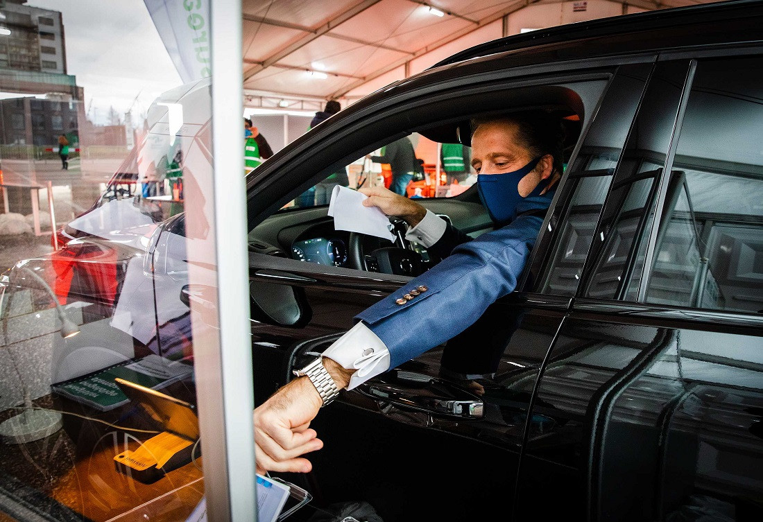 Ministrul olandez al sănătății s-a prezentat la secția de votare cu un act de identitate expirat