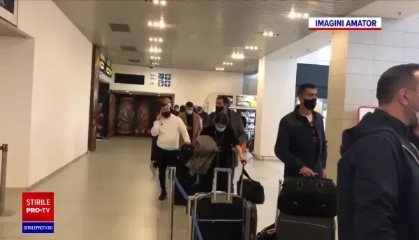 Cozi interminabile pe aeroportul Otopeni, deși traficul aerian este la minumul istoric