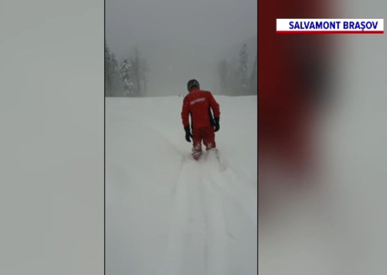Doi turiști înzăpeziți, salvați de salvamontiști în masivul Postăvaru. Unul se accidentase