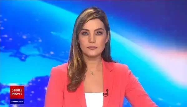 Un camion în flăcări a tăiat calea unei mașini de poliție în SUA. Ce s-a întâmplat apoi. VIDEO