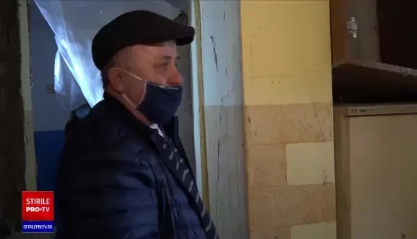 Își caută dreptatea de 6 ani după ce apartamentele le-au fost distruse de o explozie. Între timp au fost invadate de porumbei