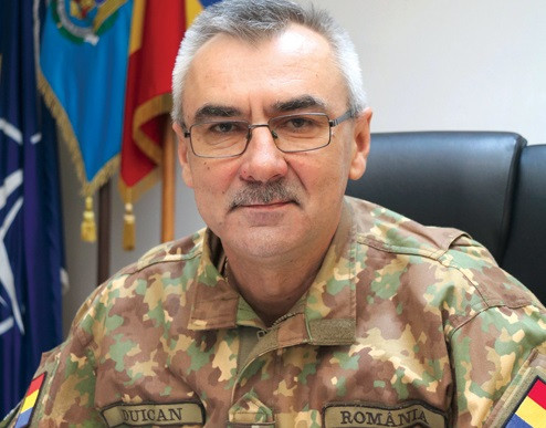 Generalul care şi-a vaccinat fiul peste rând, chiar în etapa I, la un centru pentru aviatori şi astronauţi