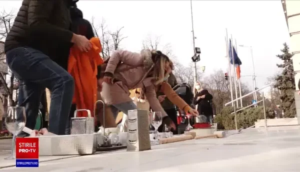 Protest inedit al reprezentanților Horeca în fața Prefecturii din Timișoara