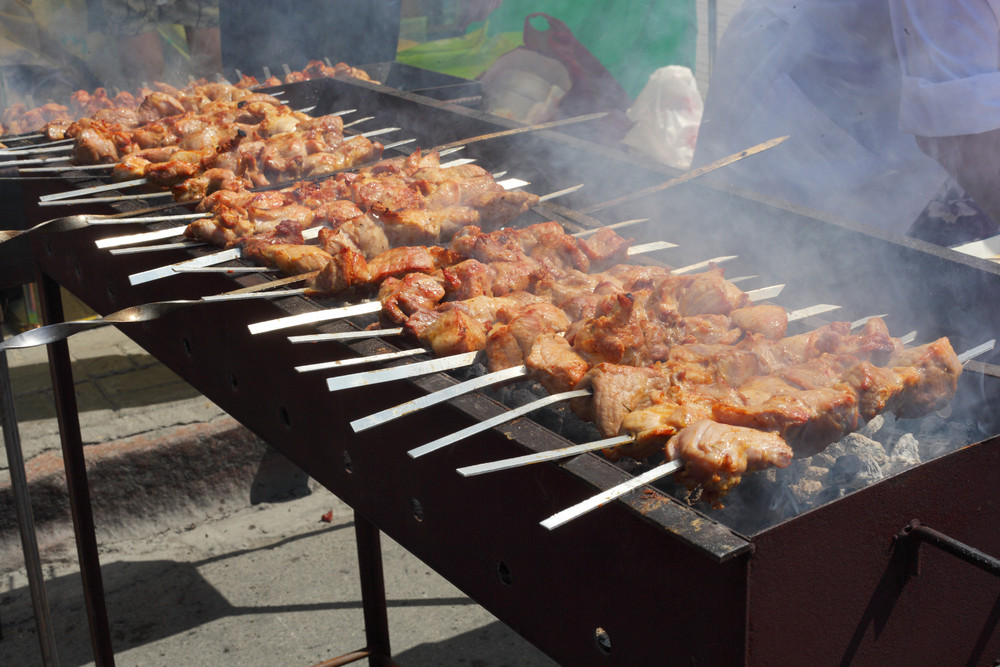 Autoritățile locale britanice vor să interzică grătarele în locurile publice, pentru a reduce emisiile de CO2