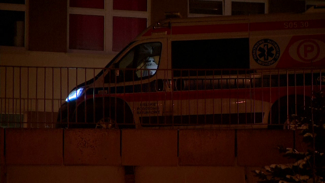 Ţară după ţară reintră în faza acută a pandemiei. Se reinstituie restricţii ca anul trecut