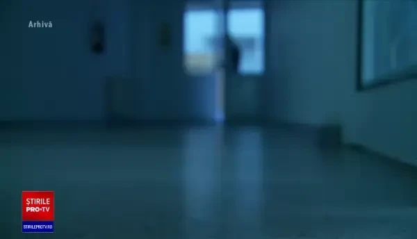 Minoră cu probleme psihice din Argeș, violată de cel puțin 7 tineri şi aruncată apoi în stradă