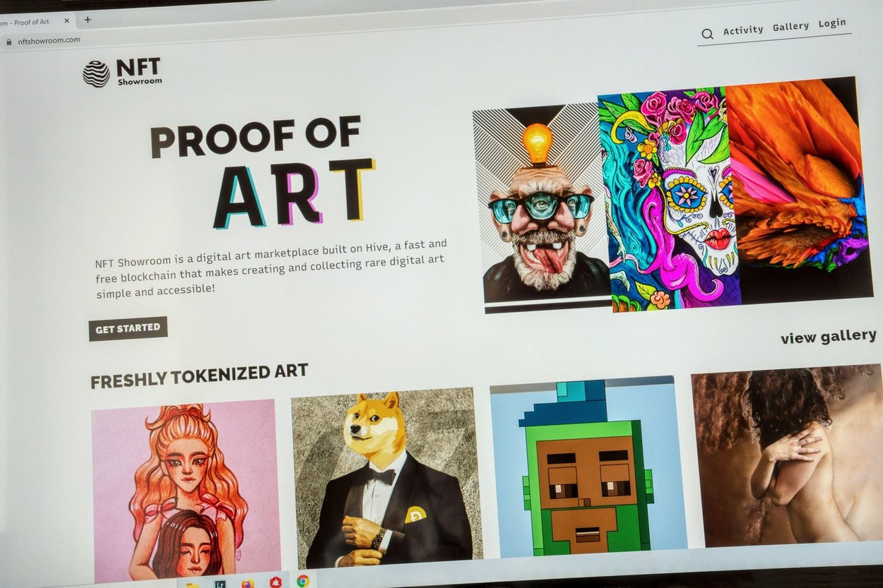 Proiect unic într-o școală din județul Constanța. Elevii au realizat 800 de desene și le-au transformat în NFT-uri